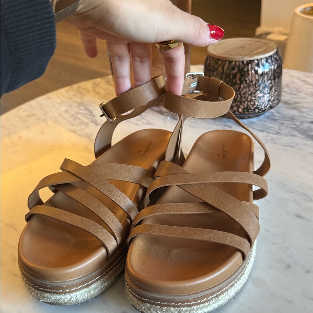 Universal Thread Brown Strappy Sandals